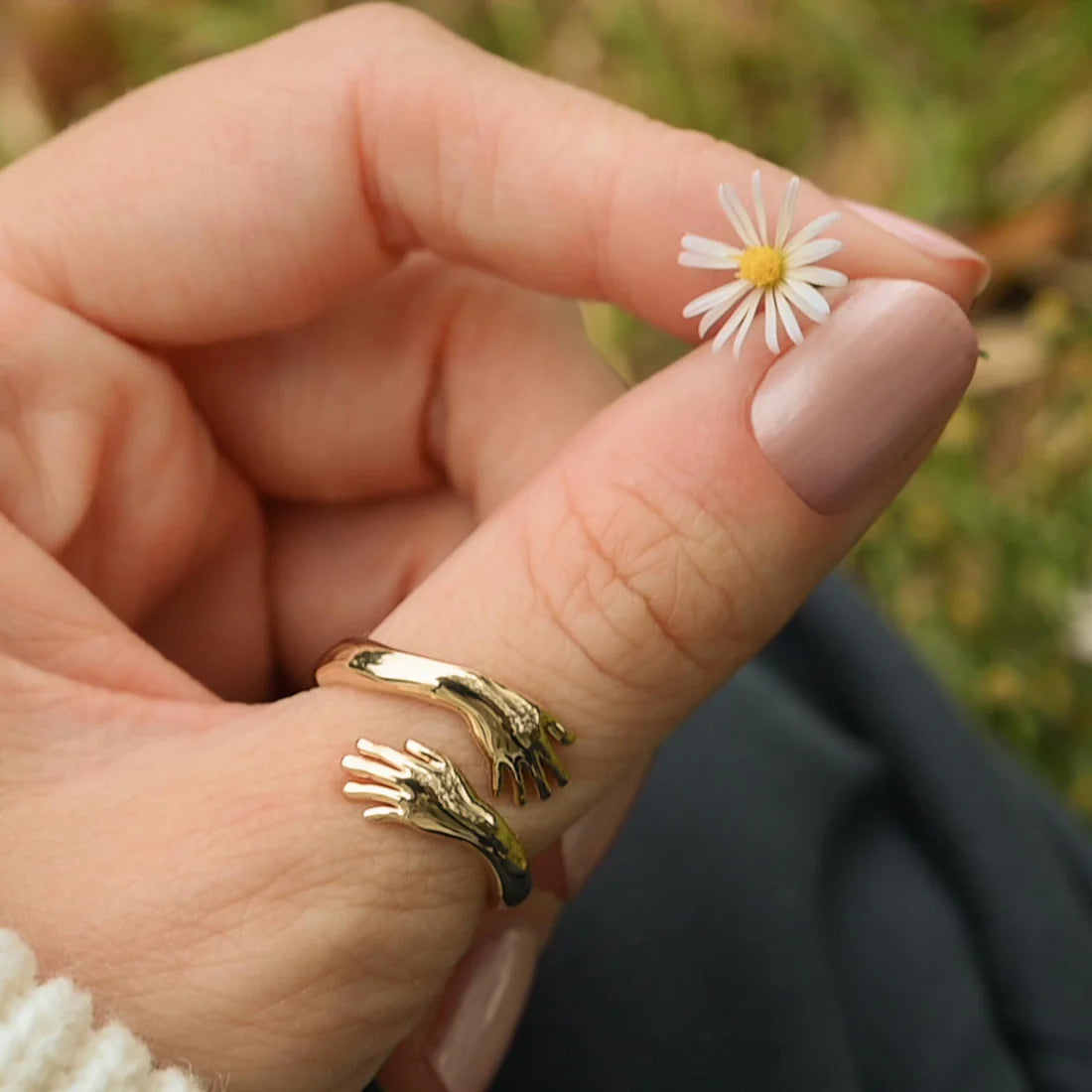 Hug Ring — Give her a hug she can always wear. 💫
